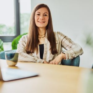 Thersa Seubert, Support